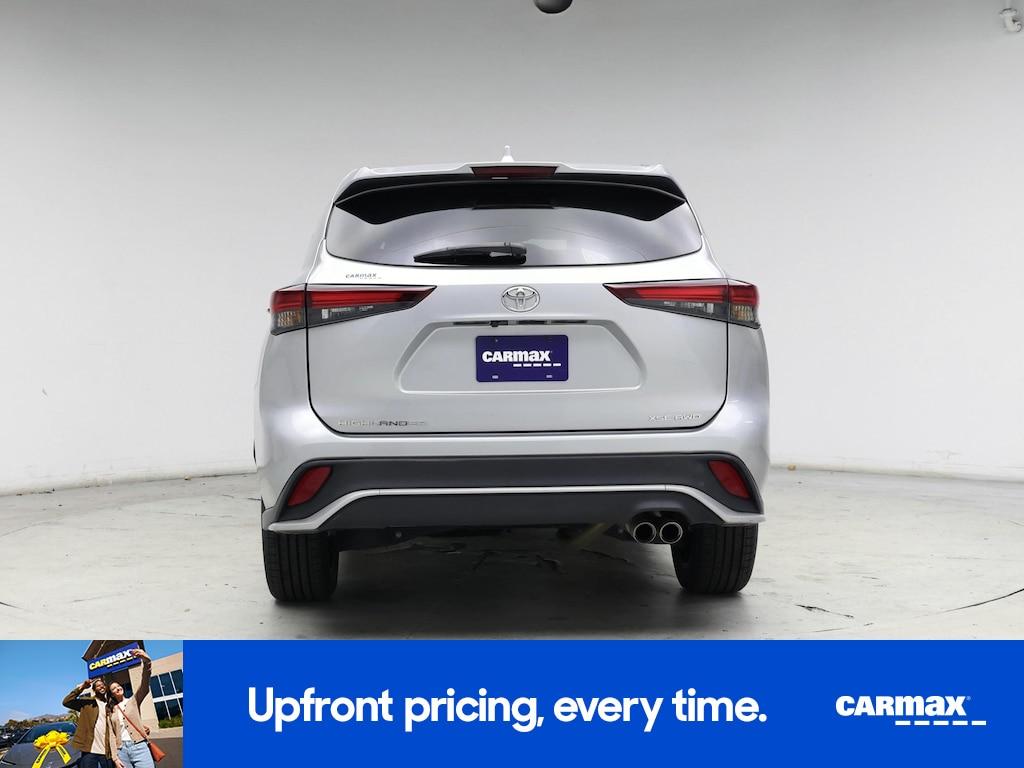 used 2024 Toyota Highlander car, priced at $39,998