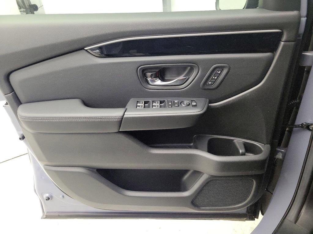 used 2025 Honda Pilot car, priced at $44,998