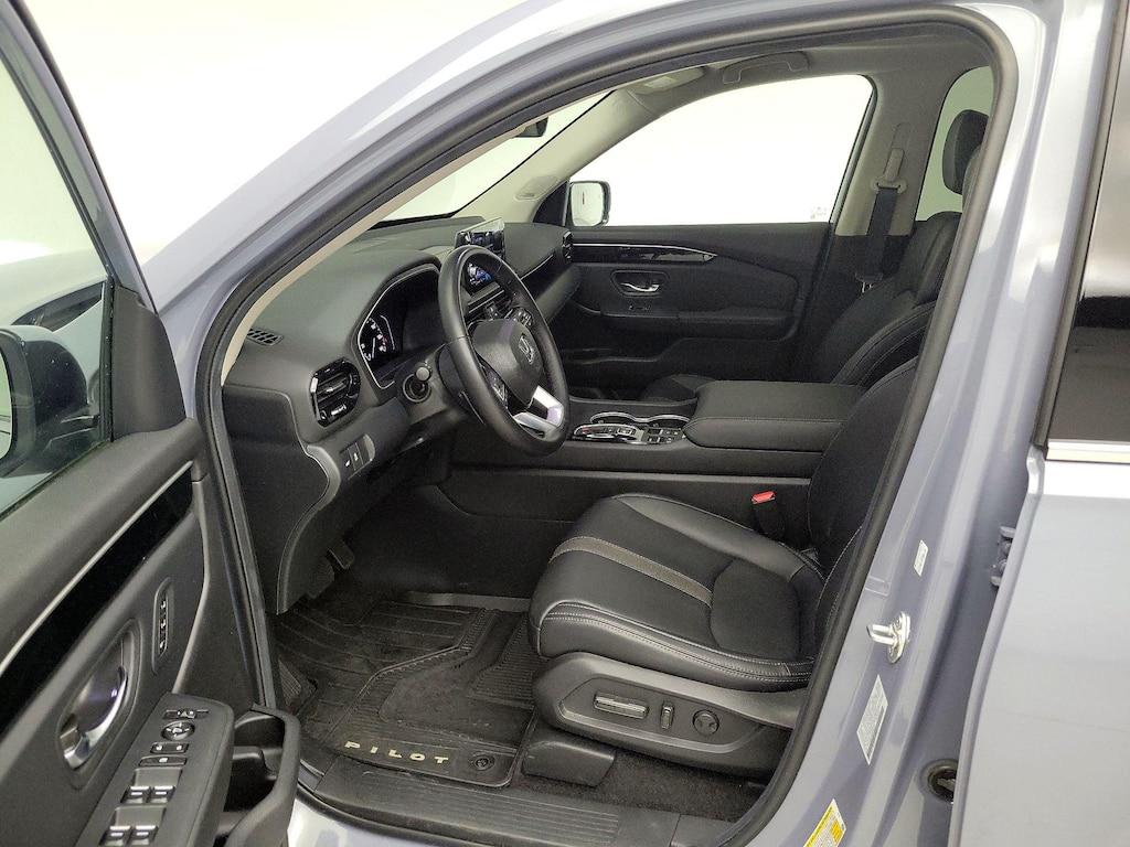 used 2025 Honda Pilot car, priced at $44,998