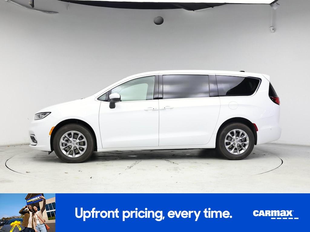 used 2023 Chrysler Pacifica car, priced at $40,998