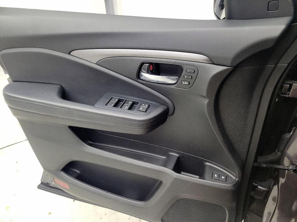 used 2022 Honda Pilot car, priced at $29,998