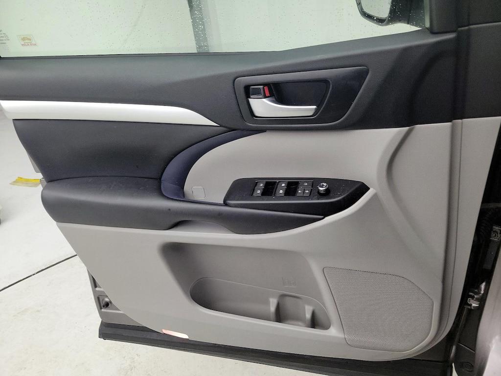 used 2019 Toyota Highlander car, priced at $30,998