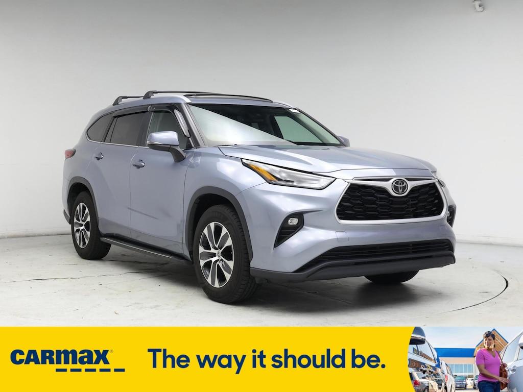 used 2023 Toyota Highlander car, priced at $31,998