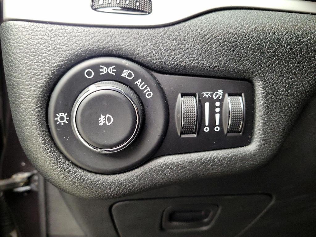 used 2015 Jeep Cherokee car, priced at $17,998