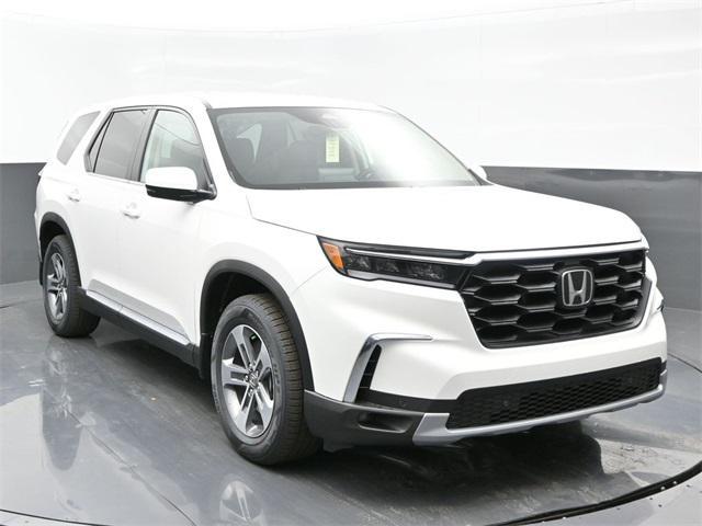 new 2025 Honda Pilot car, priced at $42,850