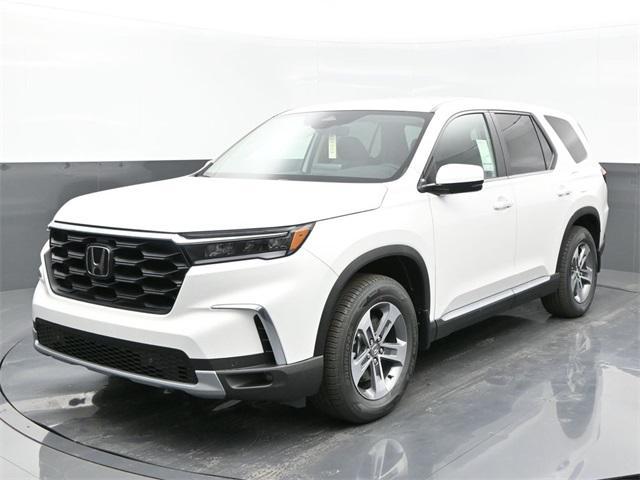 new 2025 Honda Pilot car, priced at $42,850