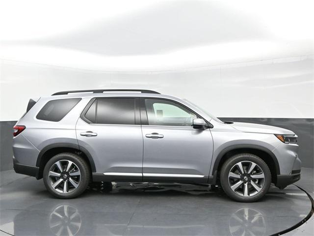 new 2025 Honda Pilot car, priced at $47,940
