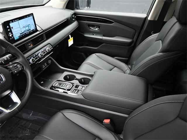 new 2025 Honda Pilot car, priced at $47,415