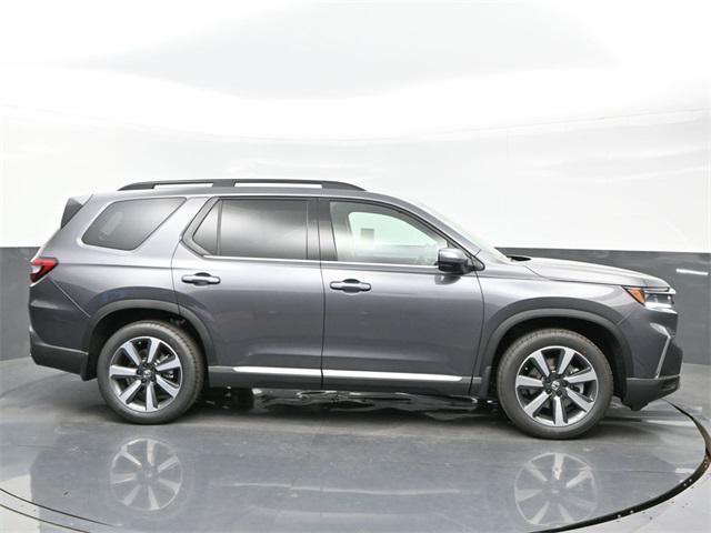 new 2025 Honda Pilot car, priced at $47,415