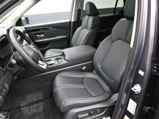 new 2025 Honda Pilot car, priced at $47,415