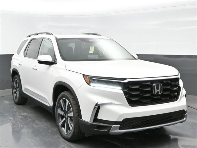 new 2025 Honda Pilot car, priced at $50,135