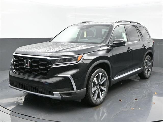 new 2025 Honda Pilot car, priced at $46,395