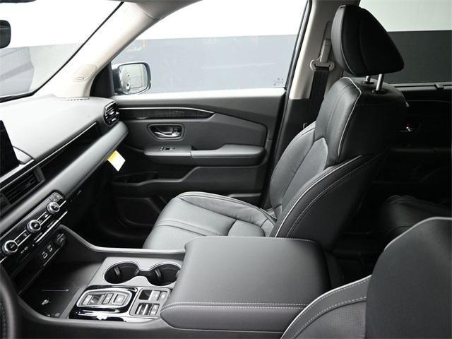 new 2025 Honda Pilot car, priced at $53,075