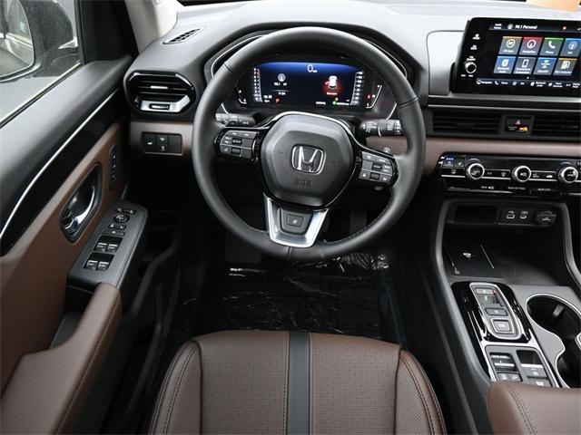 new 2025 Honda Pilot car, priced at $55,520