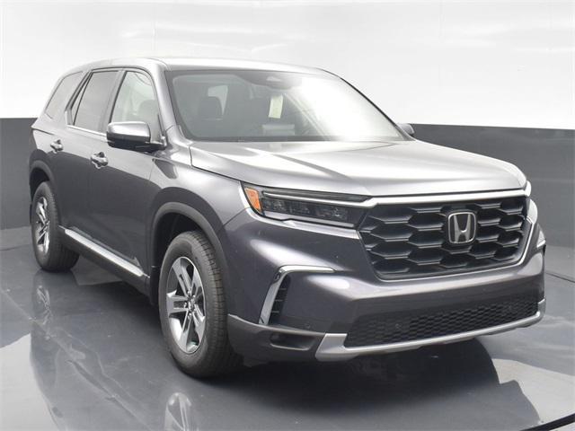 new 2025 Honda Pilot car, priced at $44,925