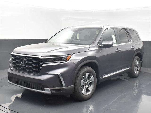 new 2025 Honda Pilot car, priced at $44,925