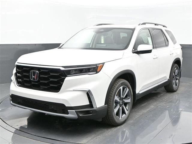 new 2025 Honda Pilot car, priced at $47,555