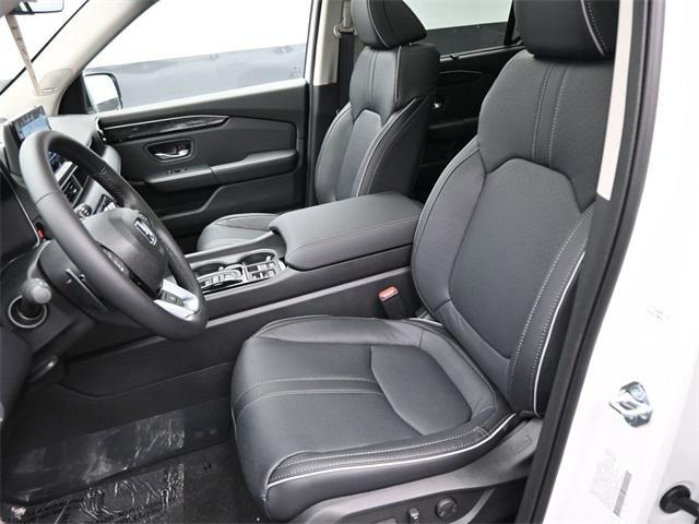 new 2025 Honda Pilot car, priced at $52,460