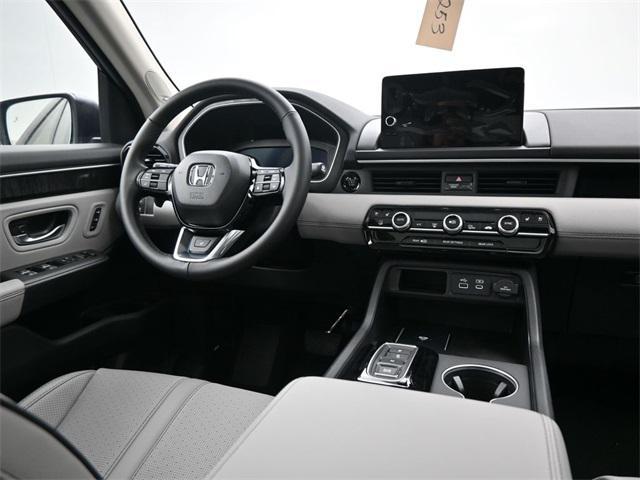 new 2025 Honda Pilot car, priced at $54,530