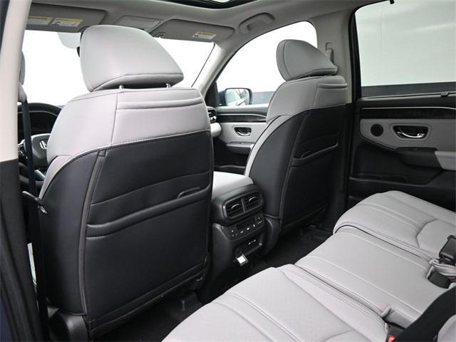 new 2025 Honda Pilot car, priced at $54,530