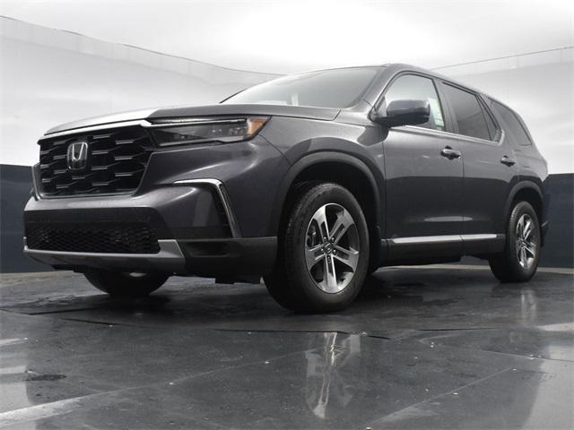 new 2025 Honda Pilot car, priced at $46,695