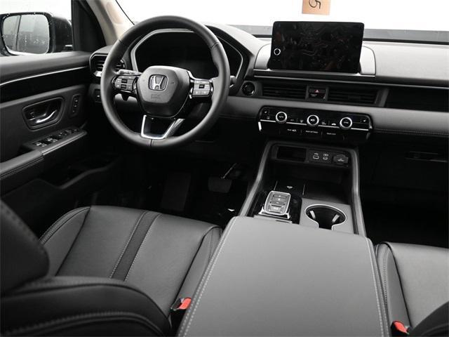 new 2025 Honda Pilot car, priced at $41,980