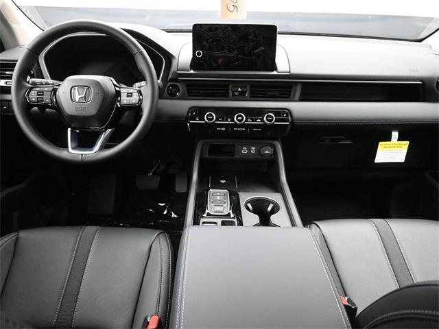 new 2025 Honda Pilot car, priced at $41,980