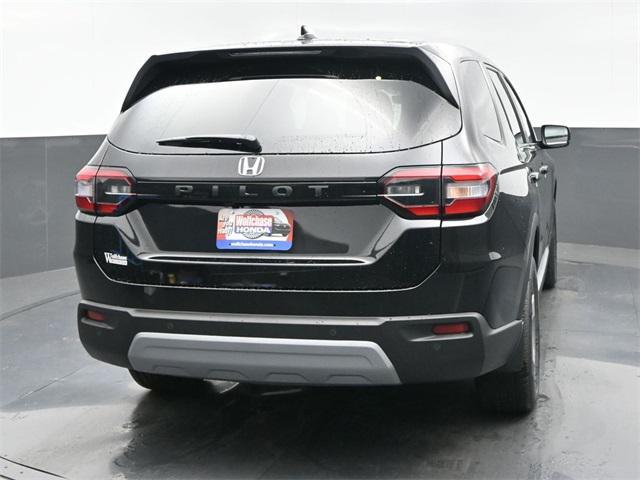 new 2025 Honda Pilot car, priced at $41,980