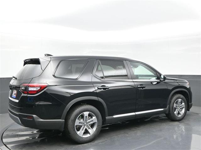 new 2025 Honda Pilot car, priced at $41,980