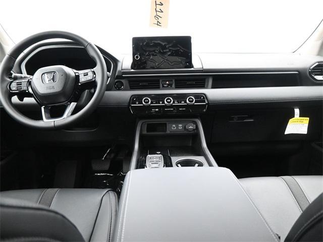new 2025 Honda Pilot car, priced at $46,495