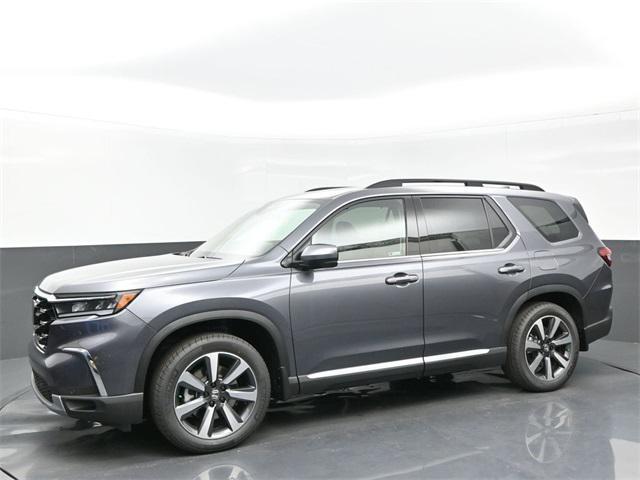 new 2025 Honda Pilot car, priced at $49,660