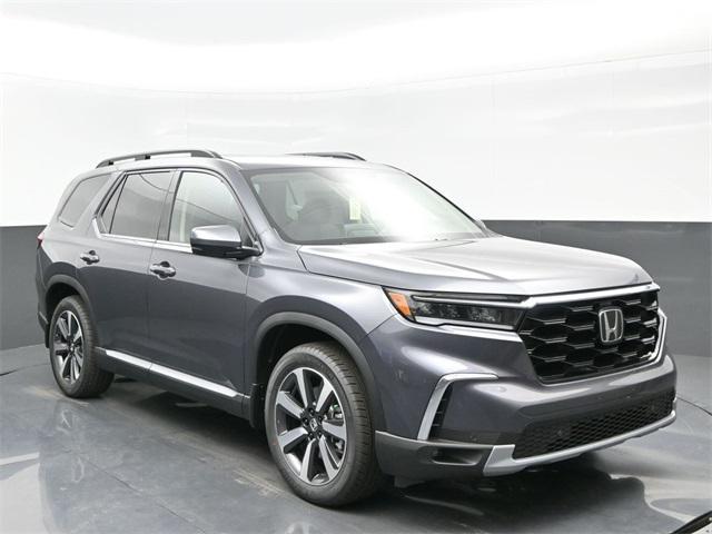 new 2025 Honda Pilot car, priced at $49,660
