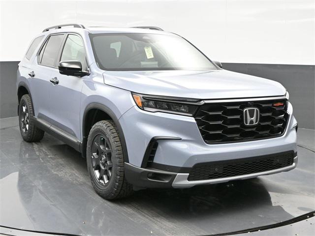 new 2025 Honda Pilot car, priced at $48,725