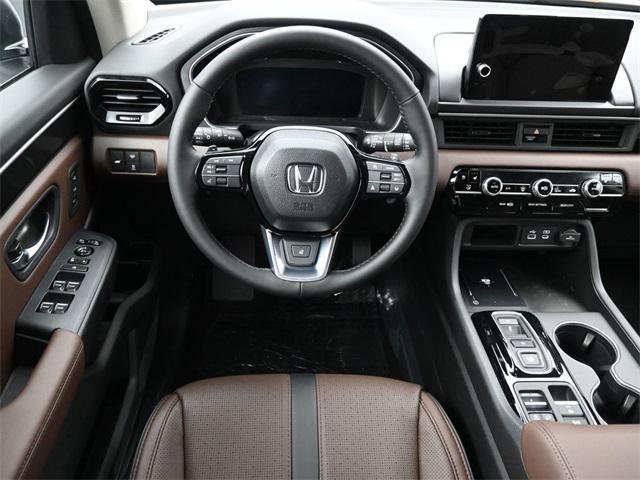 new 2025 Honda Pilot car, priced at $53,530