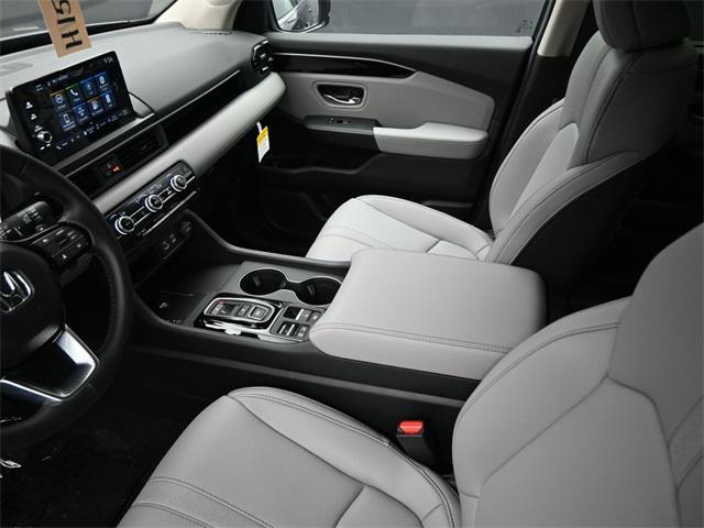 new 2025 Honda Pilot car, priced at $46,040