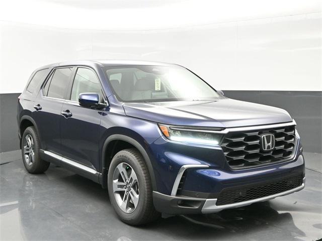 new 2025 Honda Pilot car, priced at $46,040