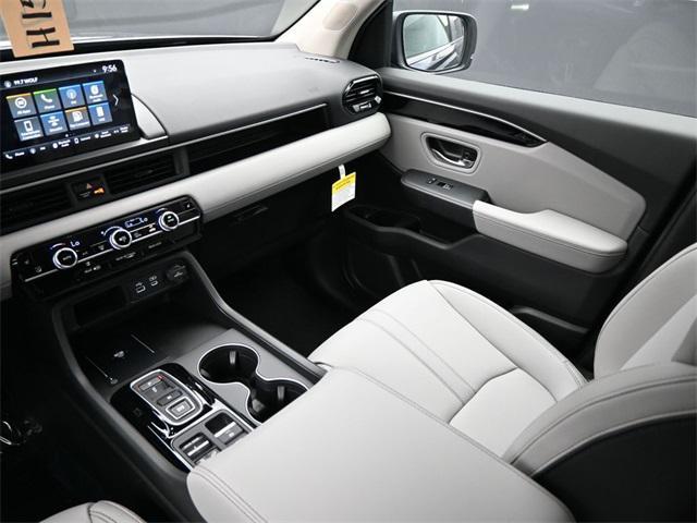 new 2025 Honda Pilot car, priced at $46,040