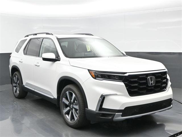 new 2025 Honda Pilot car, priced at $50,540
