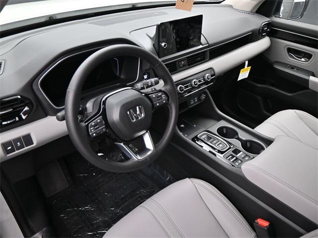 new 2025 Honda Pilot car, priced at $50,540