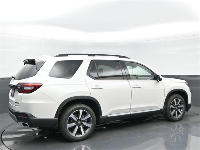 new 2025 Honda Pilot car, priced at $50,540