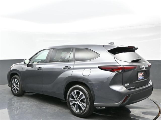 used 2024 Toyota Highlander car, priced at $36,950