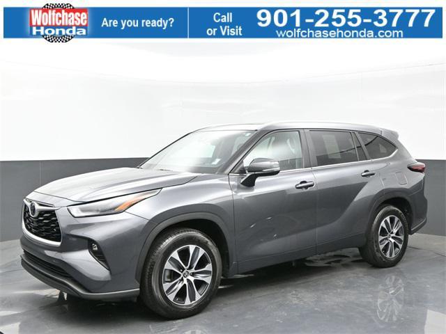 used 2024 Toyota Highlander car, priced at $37,500