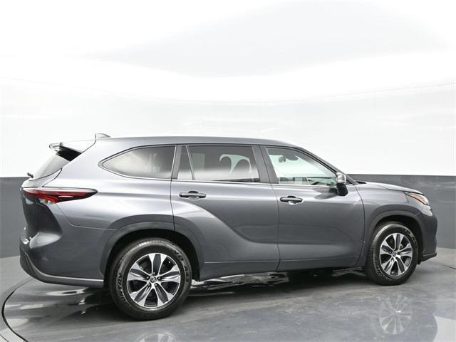 used 2024 Toyota Highlander car, priced at $36,950