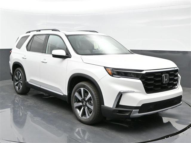 new 2025 Honda Pilot car, priced at $46,850