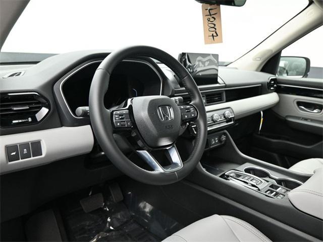 new 2025 Honda Pilot car, priced at $48,715