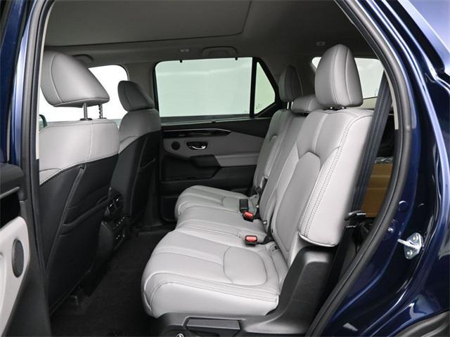 new 2025 Honda Pilot car, priced at $48,715
