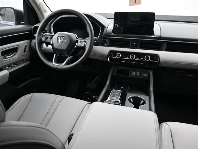 new 2025 Honda Pilot car, priced at $48,715