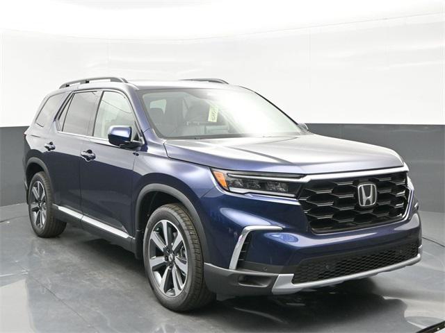 new 2025 Honda Pilot car, priced at $48,715