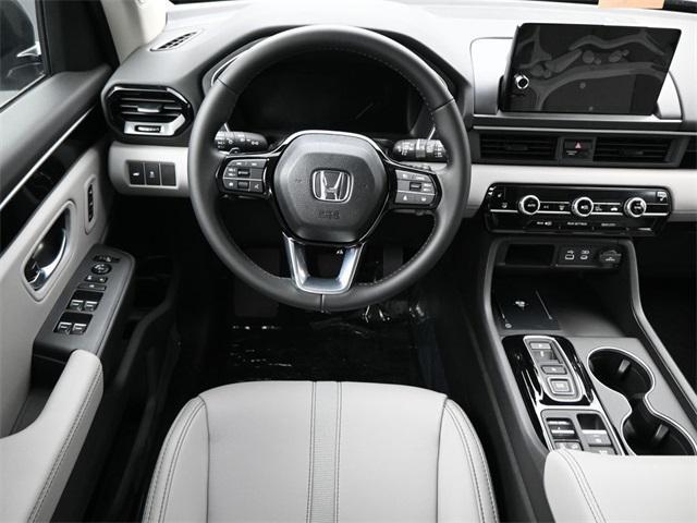 new 2025 Honda Pilot car, priced at $48,715
