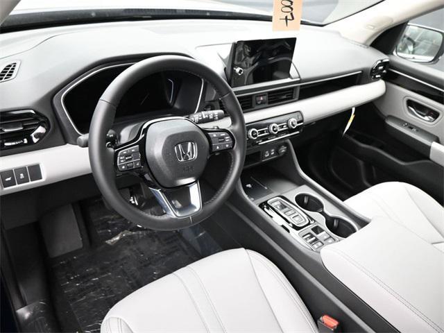 new 2025 Honda Pilot car, priced at $48,715